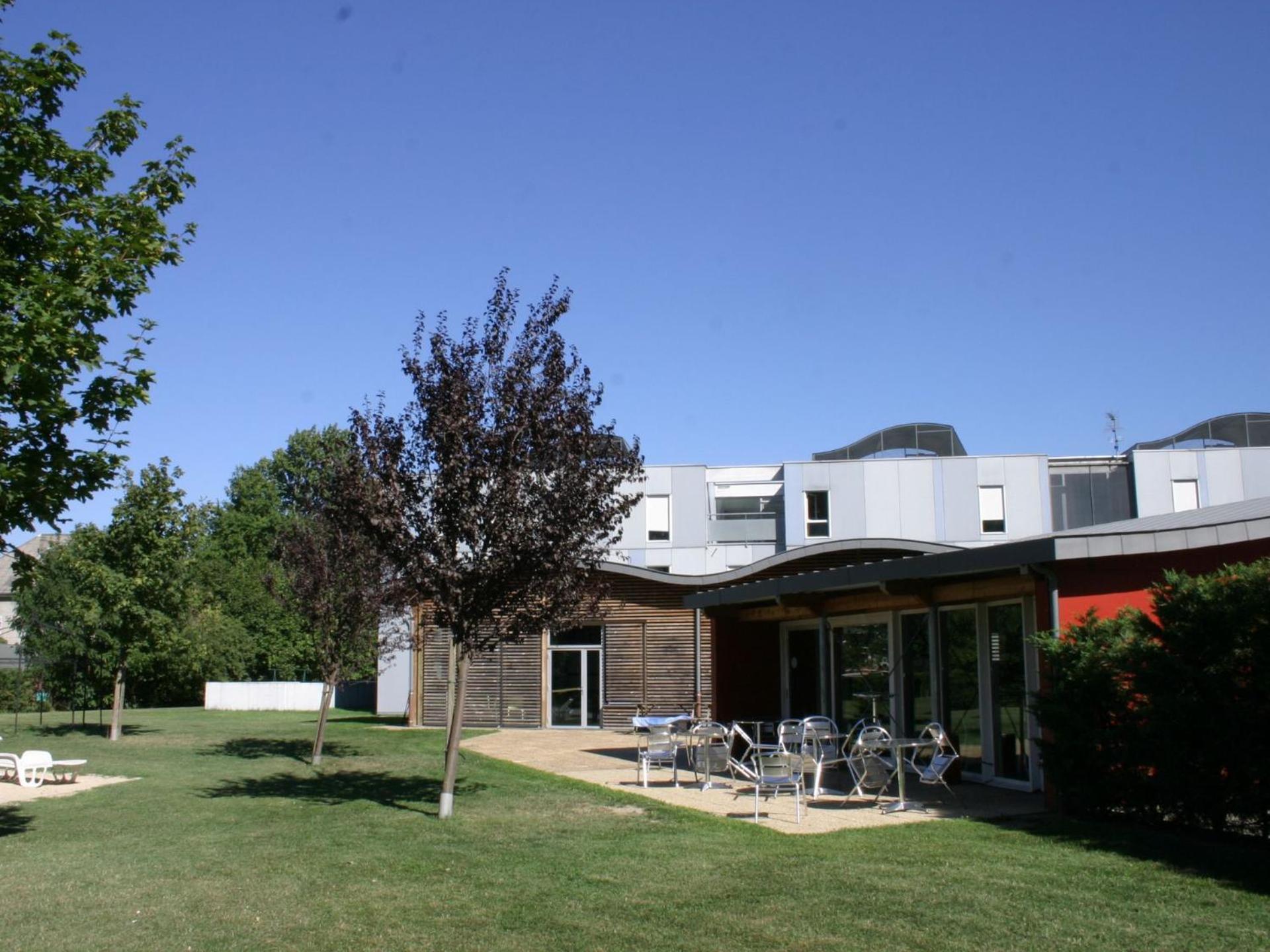 Auberge De Jeunesse Hi Grenoble Échirolles Esterno foto